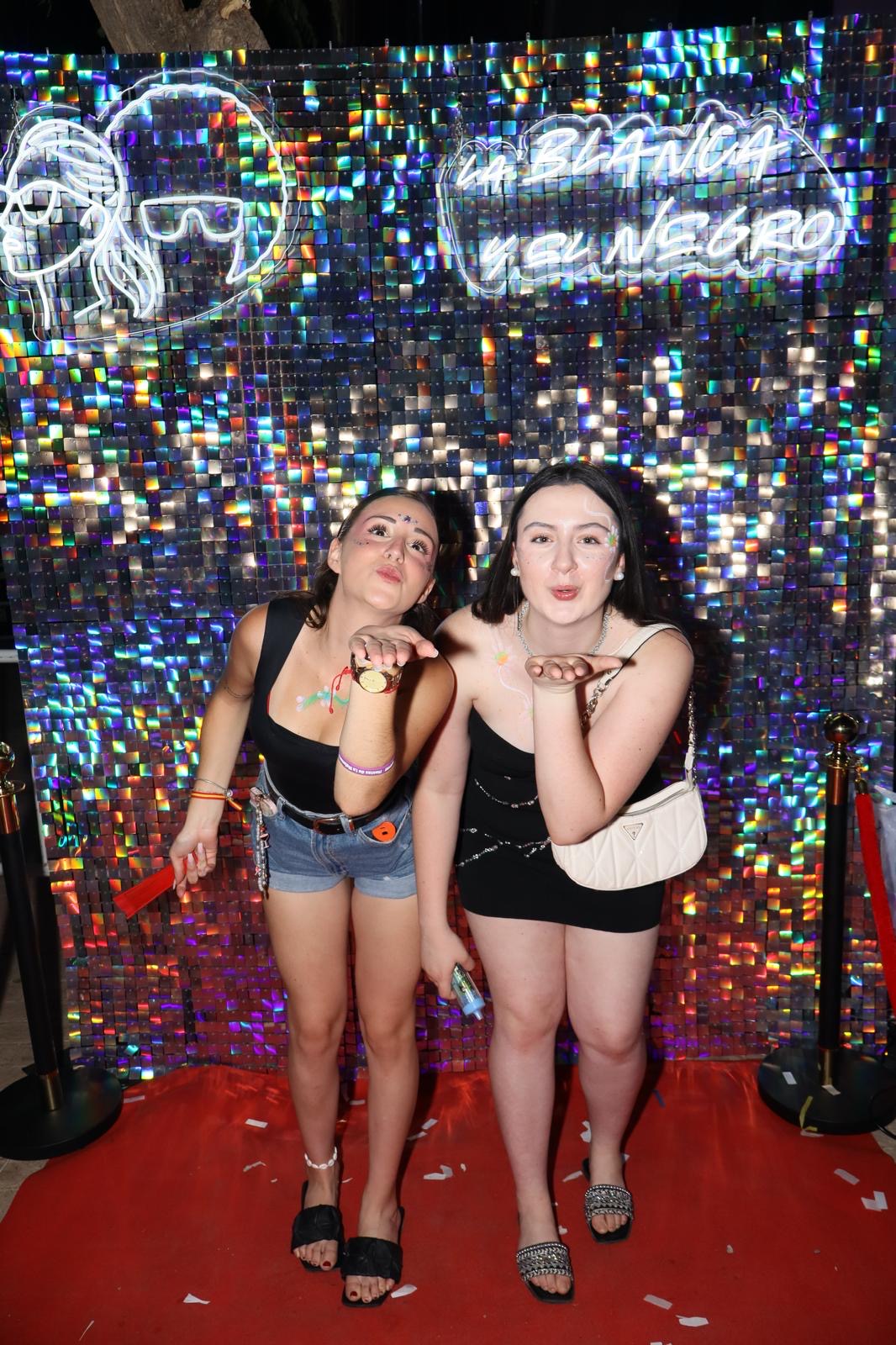 Glitter Pose Challenge 2